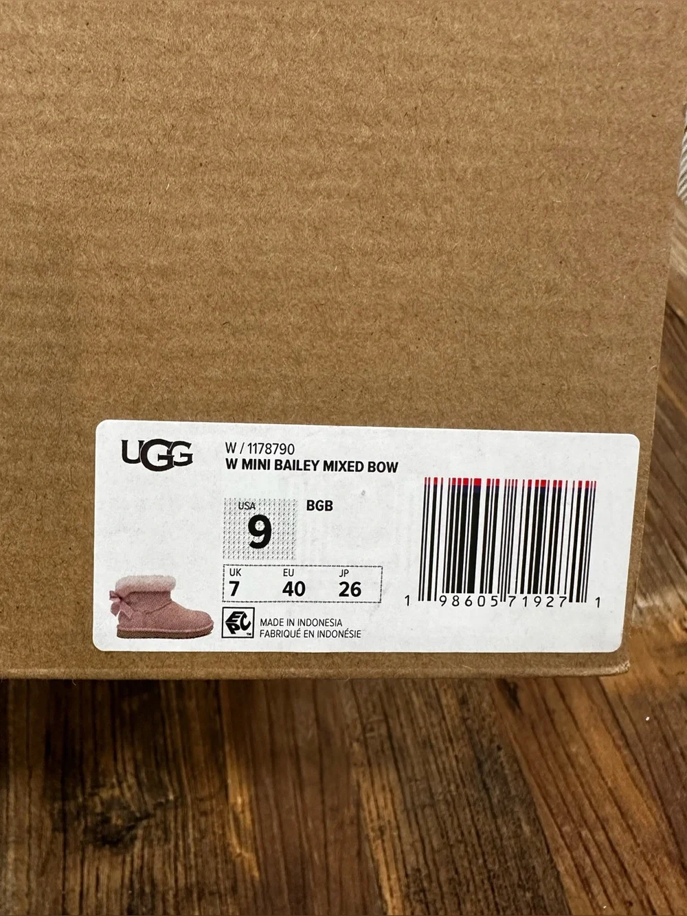 UGG Women's Blush Pink Shearling-Trim Bow Boots - Picture 5 of 5
